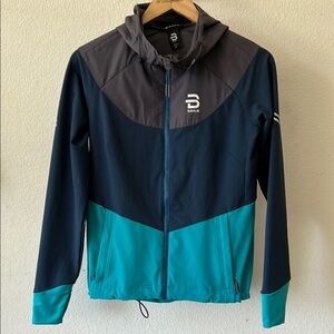 Daehlie Hooded Windbreaker size XS Full zip